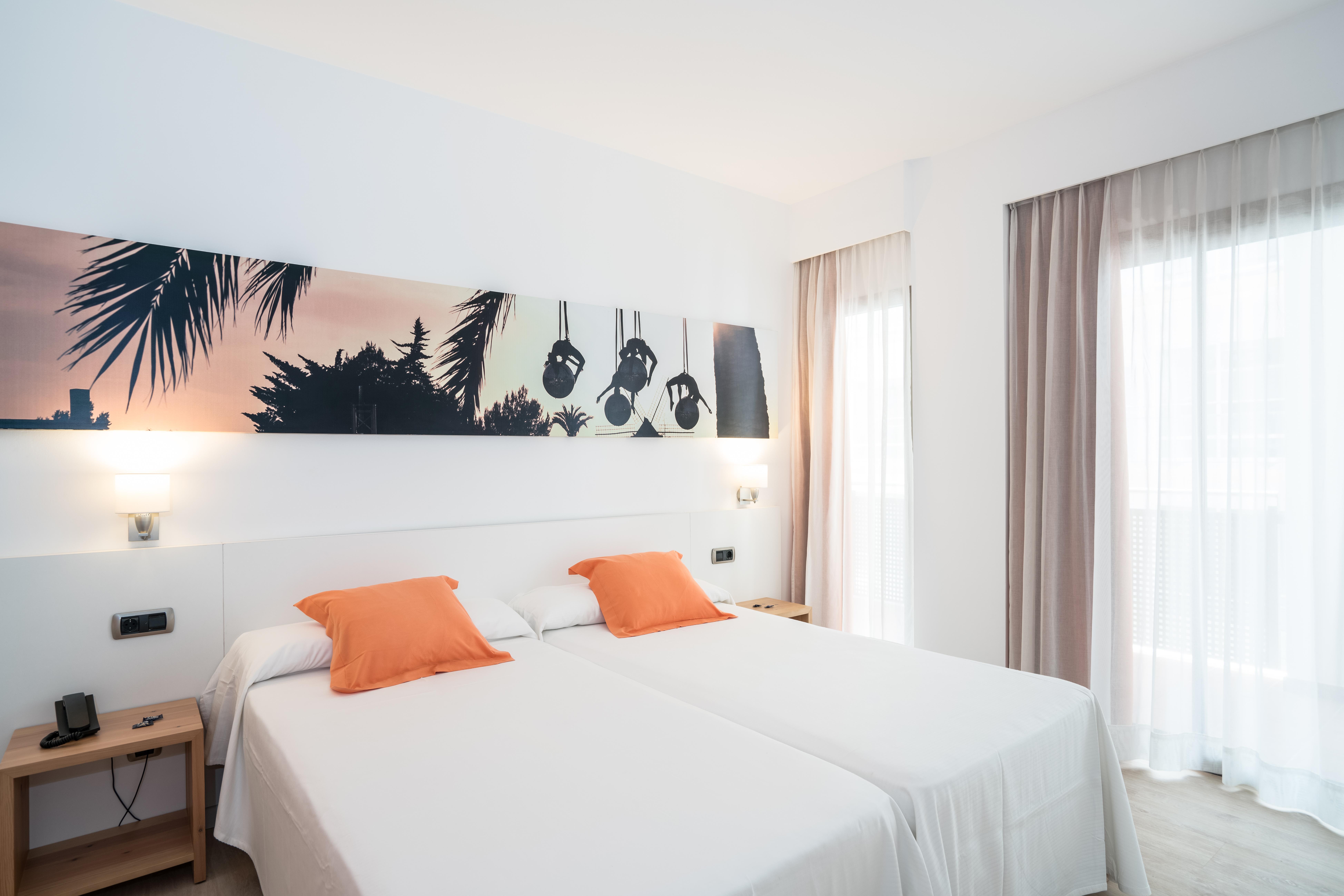 Thb Ocean Beach - Adults Only San Antonio  Luaran gambar