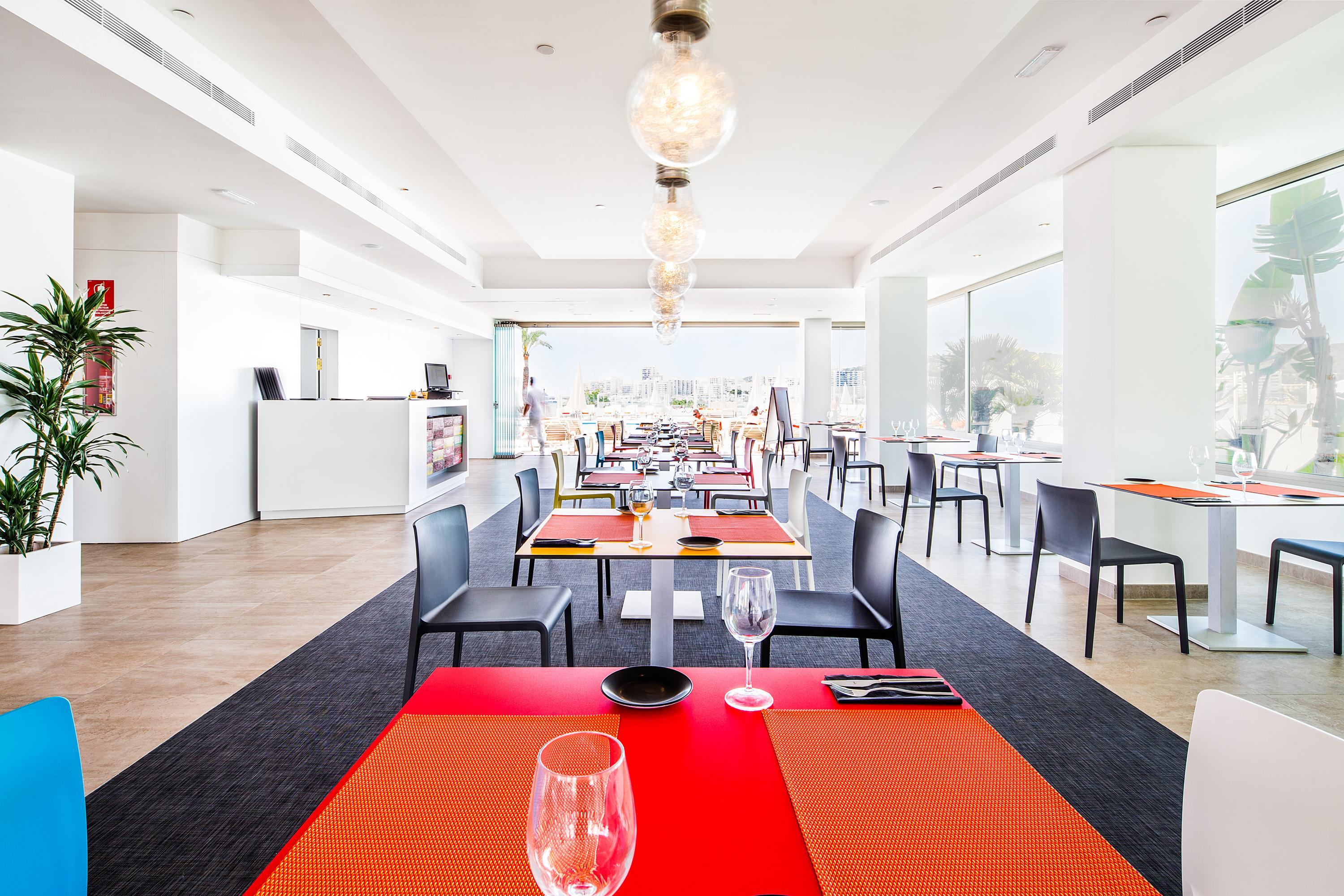 Thb Ocean Beach - Adults Only San Antonio  Luaran gambar