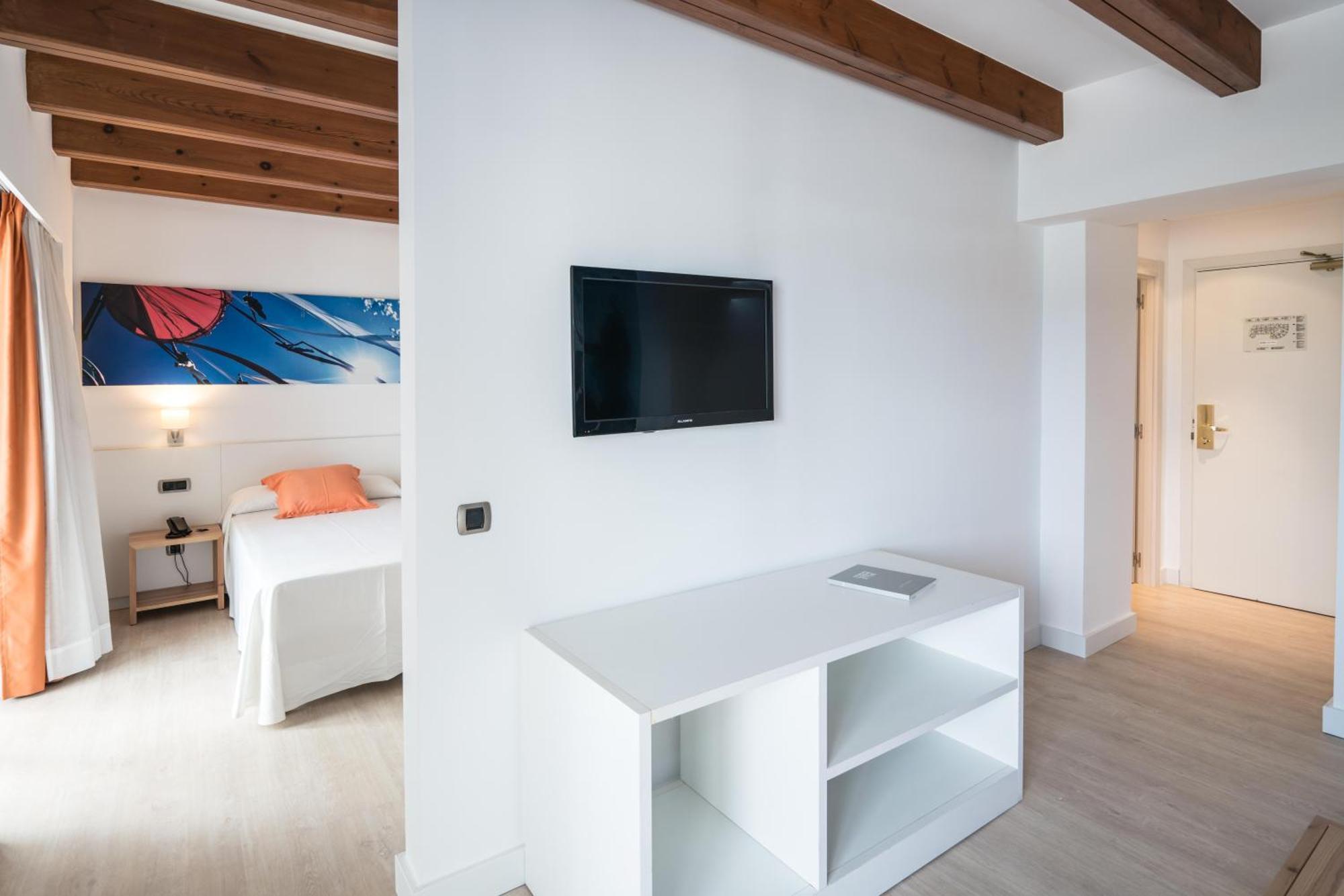 Thb Ocean Beach - Adults Only San Antonio  Luaran gambar