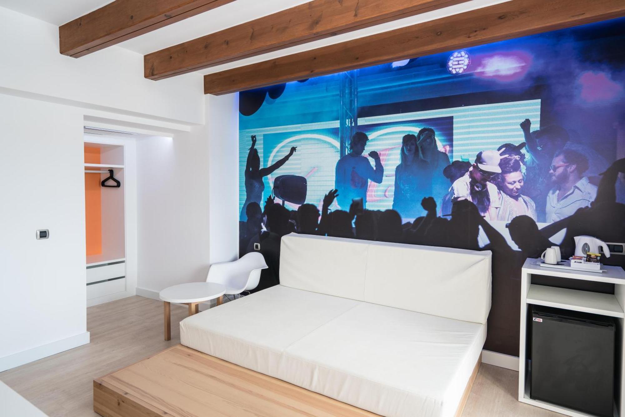 Thb Ocean Beach - Adults Only San Antonio  Luaran gambar