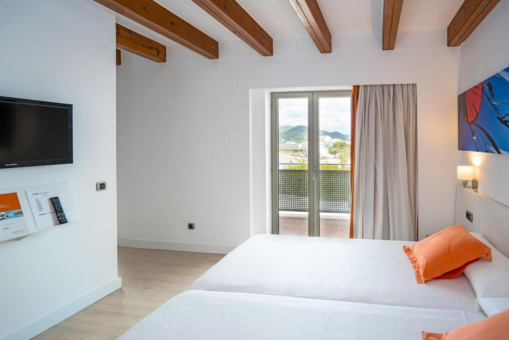 Thb Ocean Beach - Adults Only San Antonio  Luaran gambar