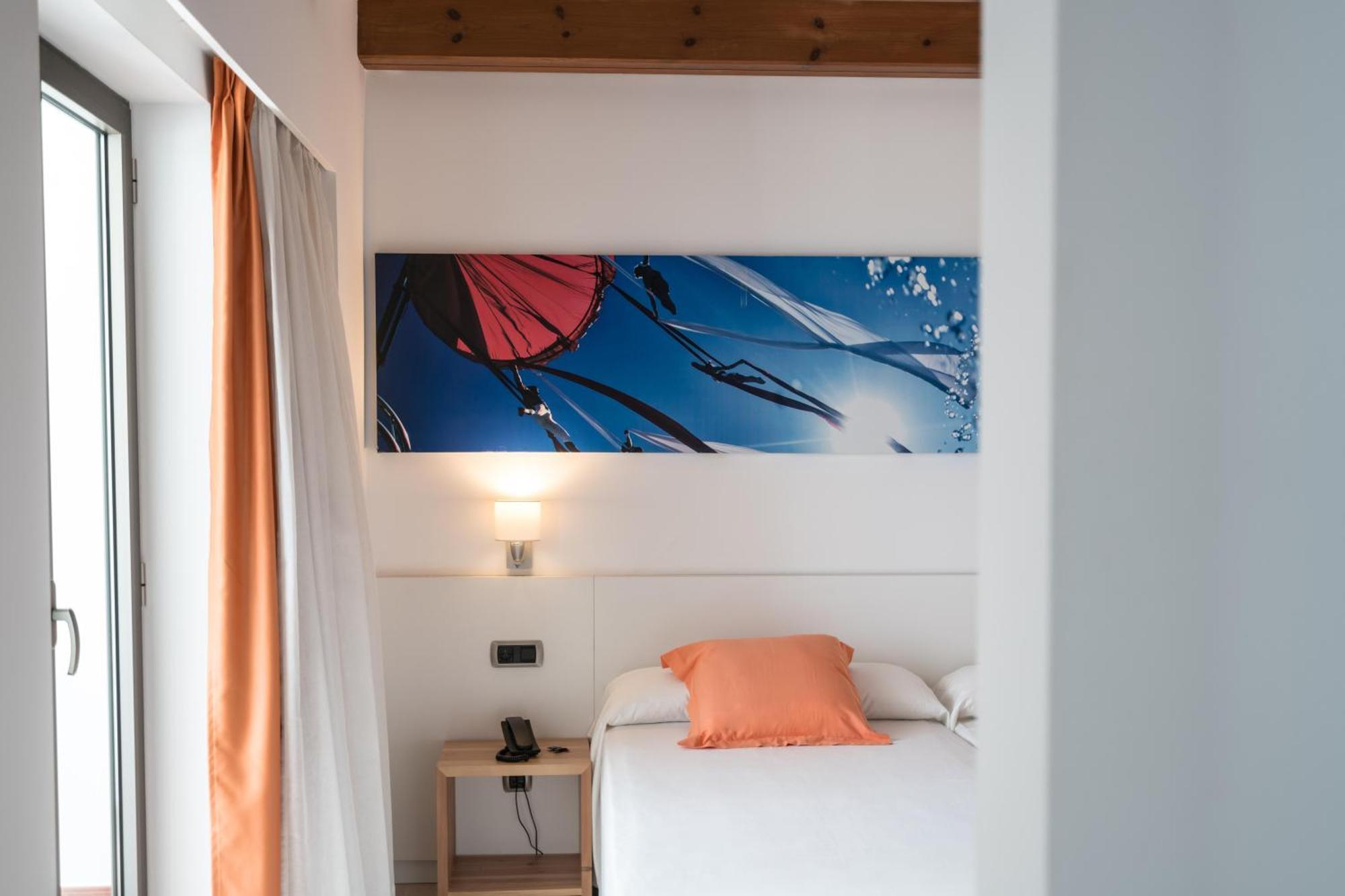 Thb Ocean Beach - Adults Only San Antonio  Luaran gambar