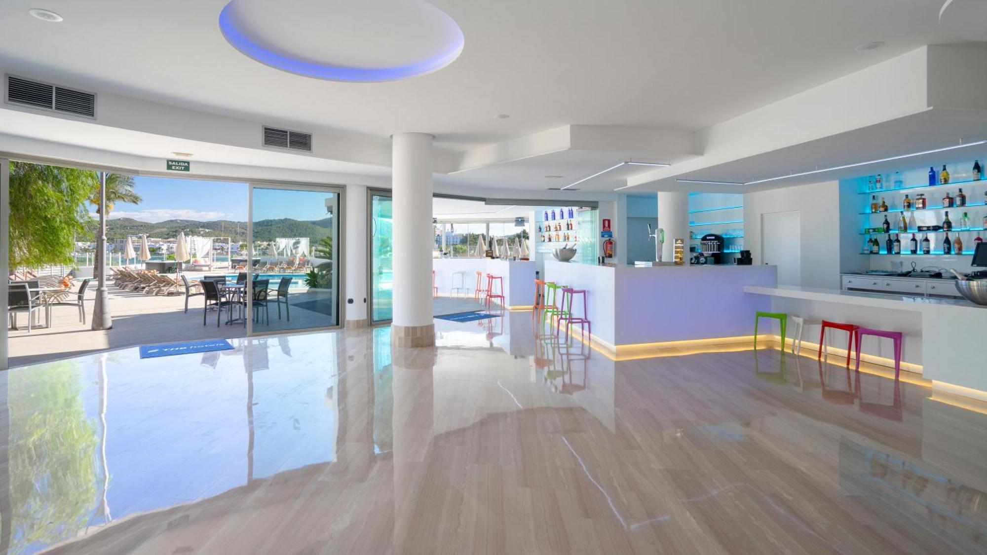 Thb Ocean Beach - Adults Only San Antonio  Luaran gambar