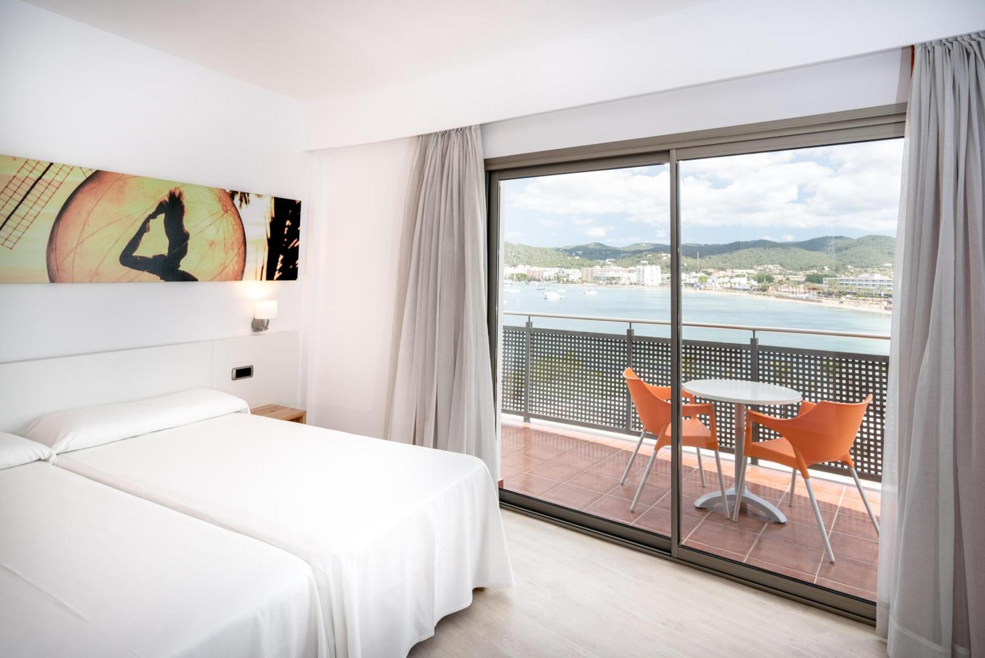 Thb Ocean Beach - Adults Only San Antonio  Luaran gambar
