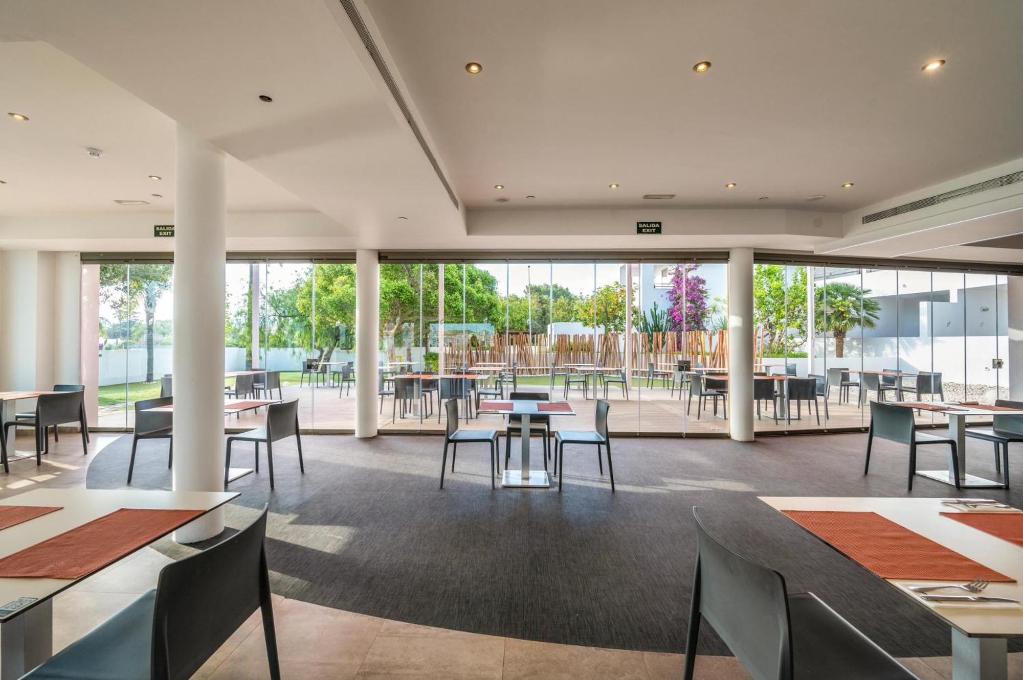 Thb Ocean Beach - Adults Only San Antonio  Luaran gambar