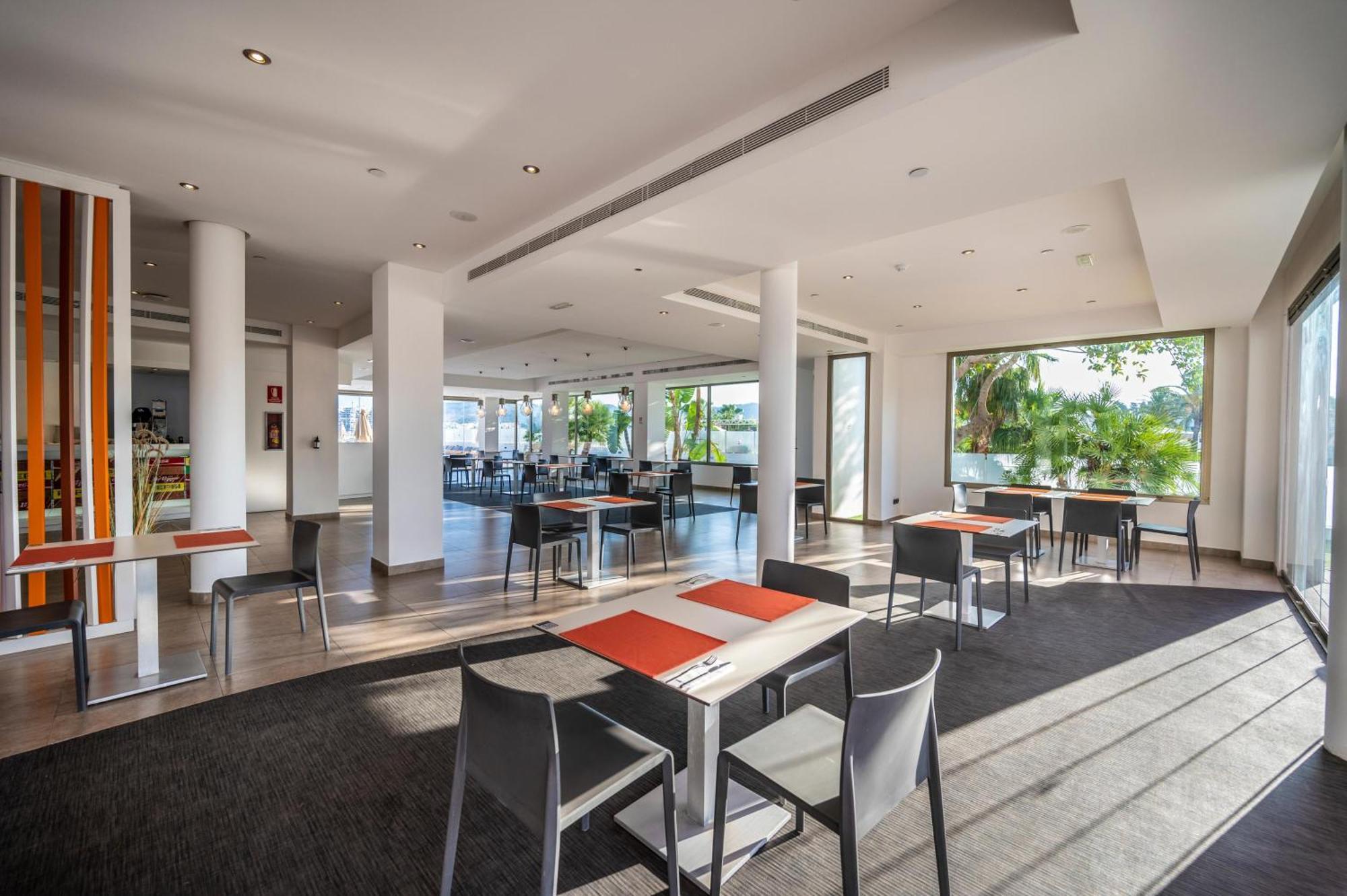 Thb Ocean Beach - Adults Only San Antonio  Luaran gambar