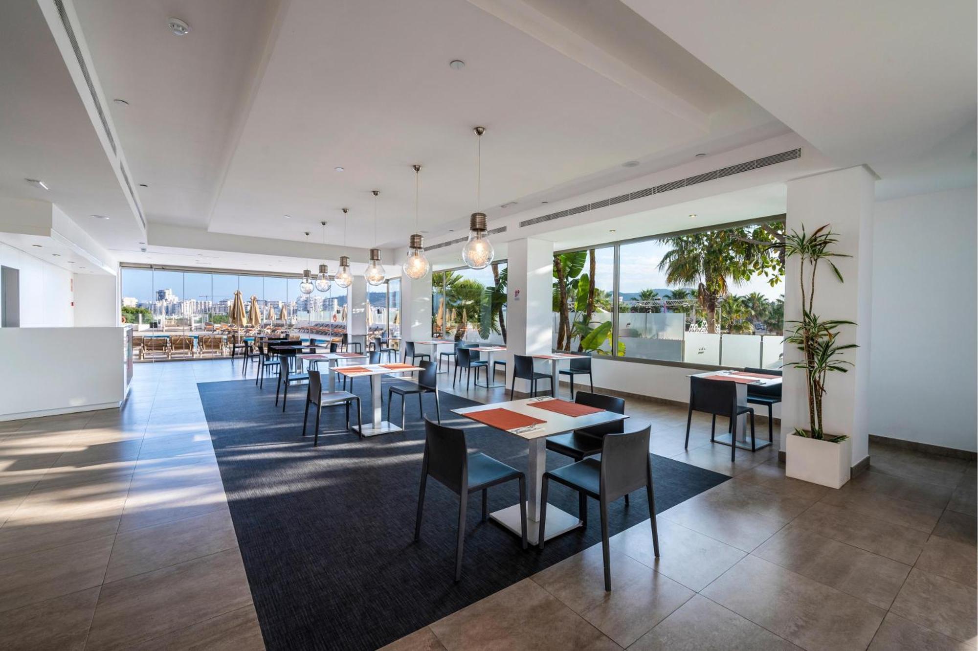 Thb Ocean Beach - Adults Only San Antonio  Luaran gambar